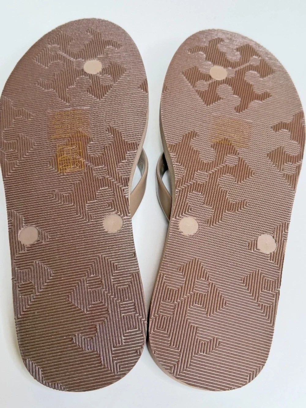 Tory Burch Women's Kira Padded Flip Flop - Mountain Gray
